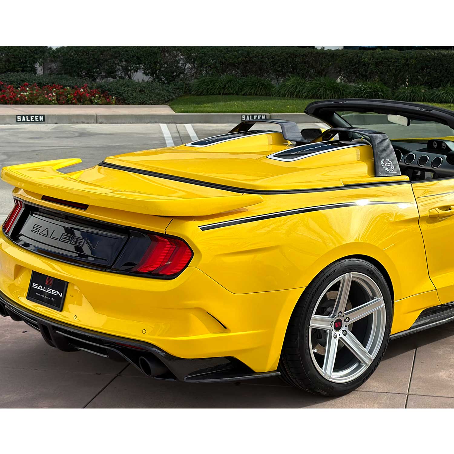 Tonneau & Style Bar Kit, 2015+ Mustang Saleen Performance Parts